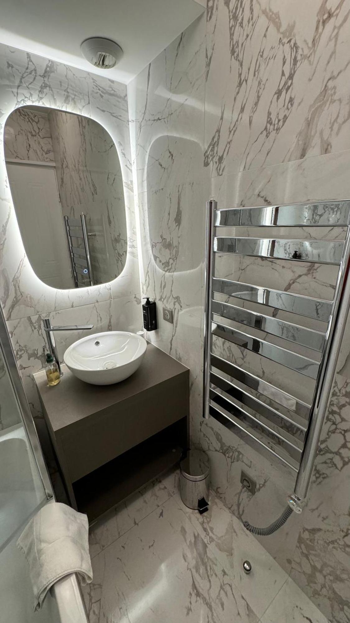 Penthouse Vue Mer Avec Rooftop,Jacuzzi,Et Parking Prive Antibes Ngoại thất bức ảnh