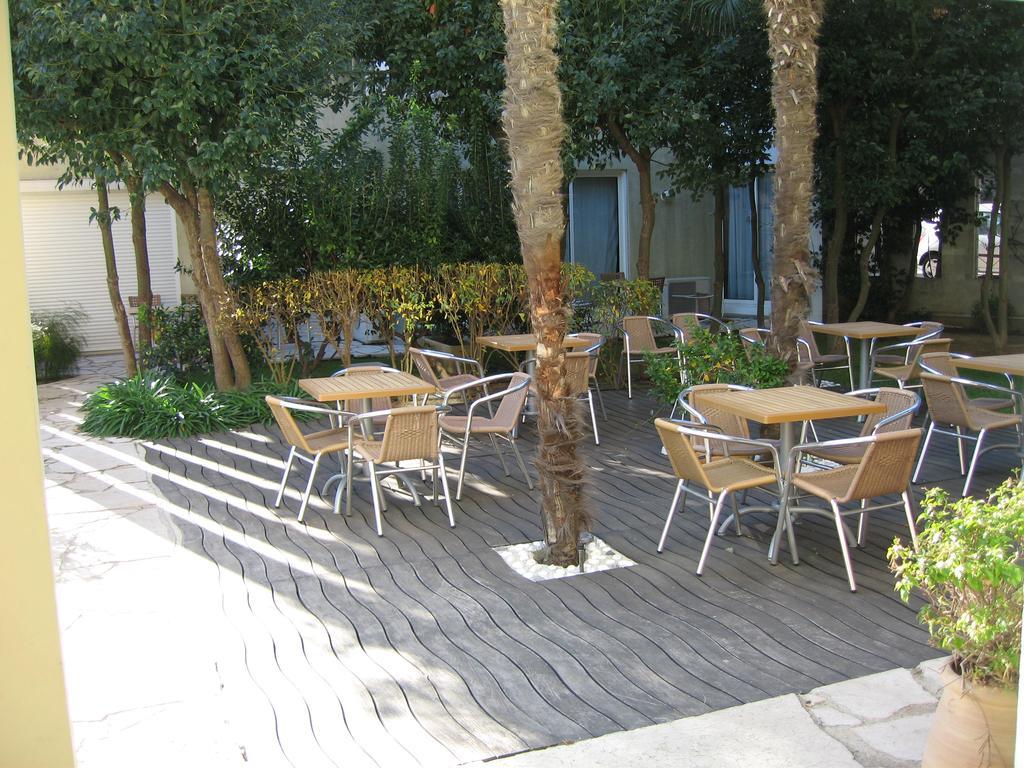 Penthouse Vue Mer Avec Rooftop,Jacuzzi,Et Parking Prive Antibes Ngoại thất bức ảnh